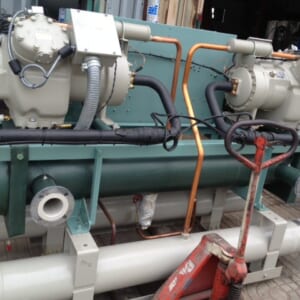 Máy làm lạnh nước Chiller